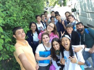 summer school students on trip to London